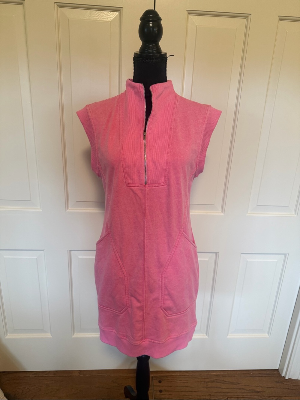 Sleeveless Pink Zip-Front Casual Dress